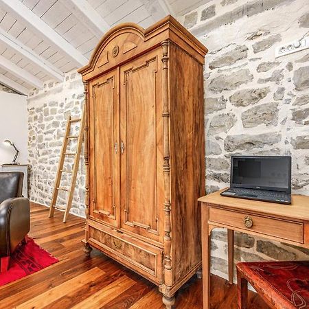 Ema Apartamento Buzet Exterior foto